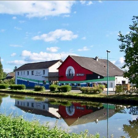 Auberge La Peniche Pierrefitte-sur-Loire Kültér fotó